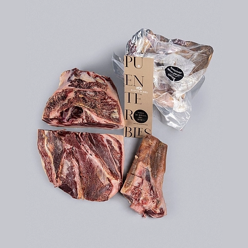 ÉPAULE 100 % IBÉRIQUE NOURRI AU GLAND (désossée) ÉPAULE 100 % IBÉRIQUE NOURRI AU GLAND (désossée)